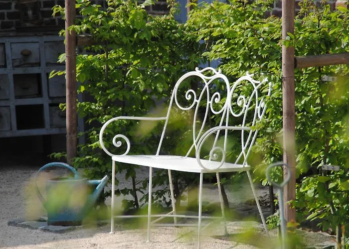 Jadis Et Naguere Nocleg ze śniadaniem 3*